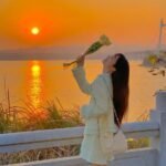 Gợi Ý 15 Cách Tạo Dáng Chụp Ảnh Hoàng Hôn Xinh Lung Linh